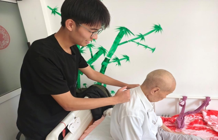 青春力量送健康，志愿服務暖民心 ————“青嶼岐黃”志愿服務隊基層實踐紀實