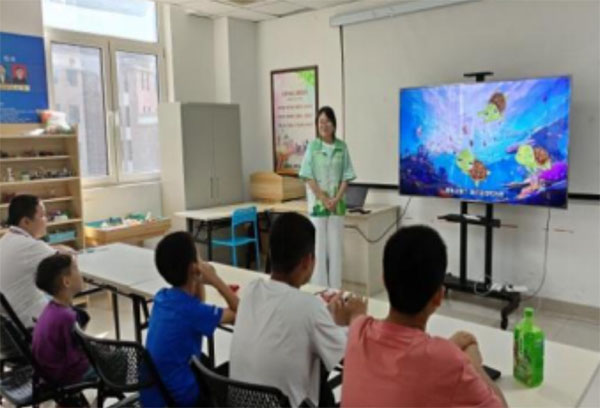 天津科技大學(xué)：“青鴿永翼”實(shí)踐團(tuán)赴天津市社區(qū)與小學(xué)開(kāi)展宣講