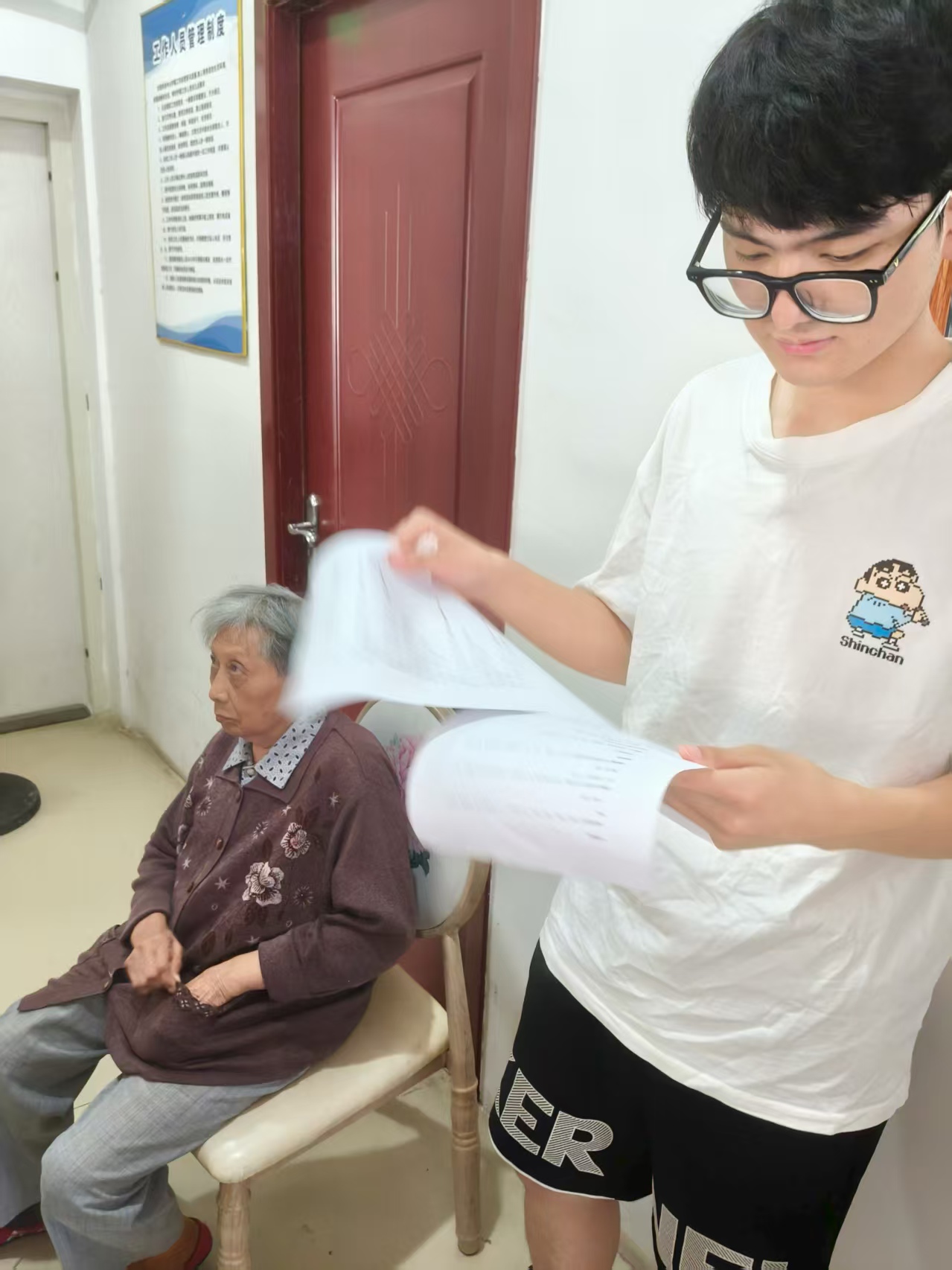 電氣信息學院防詐情景劇+AI技術體驗 仁愛養老院老人實戰演練破騙局