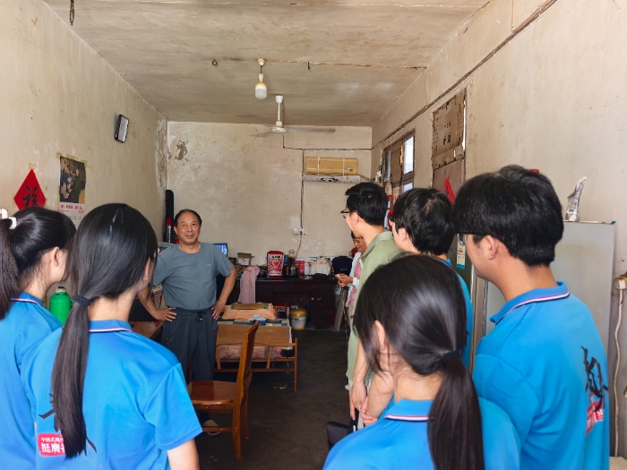 青春賦能傳溫情 鄉約同行暖桑榆—巢湖學院關愛服務團走訪長豐縣老黨員傳承紅色精