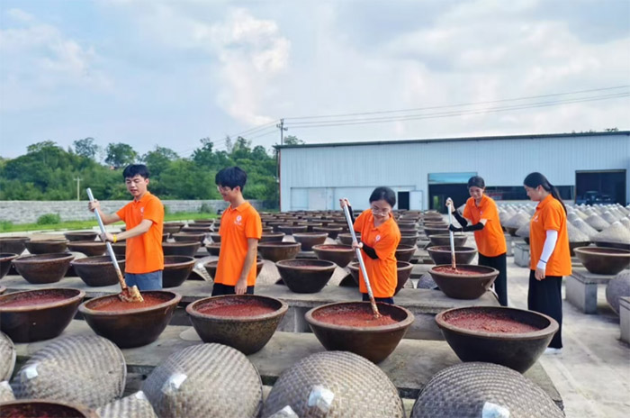 三下鄉實踐團邂逅永豐辣醬，探尋傳統工藝里的鄉村振興密碼