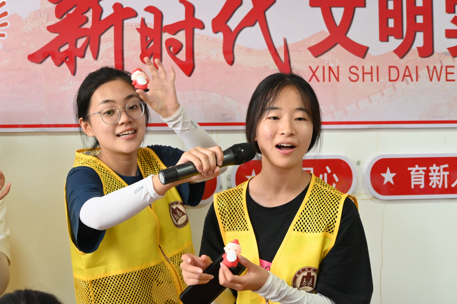 呵護(hù)燦爛臉龐，指引童真方向