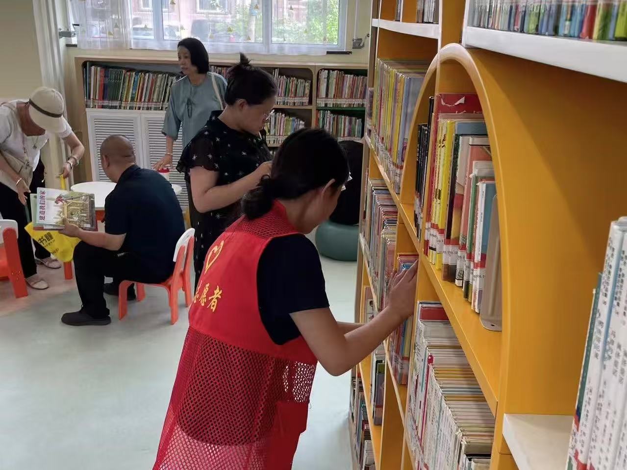 蘇州大學(xué)應(yīng)用技術(shù)學(xué)院2025“三下鄉(xiāng)”實(shí)踐紀(jì)行 |書香筑夢(mèng)，青春賦能閱讀