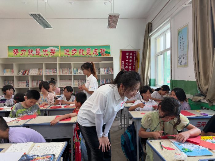 山西師范大學(xué)三下鄉(xiāng)|剪紙裁新韻 非遺潤童心