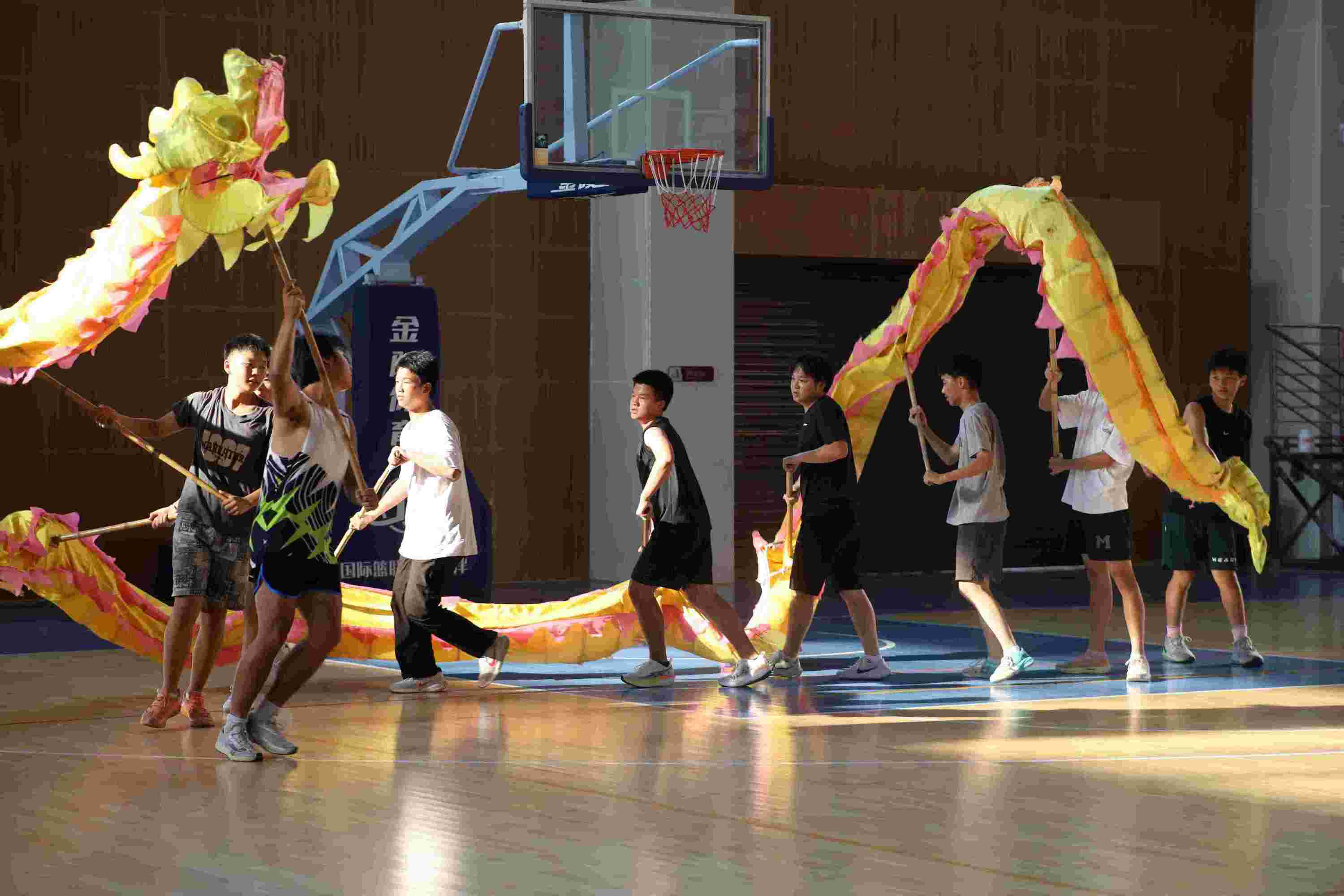 重人科學子三下鄉(xiāng)：觀龍舞雄姿，悟匠心傳承