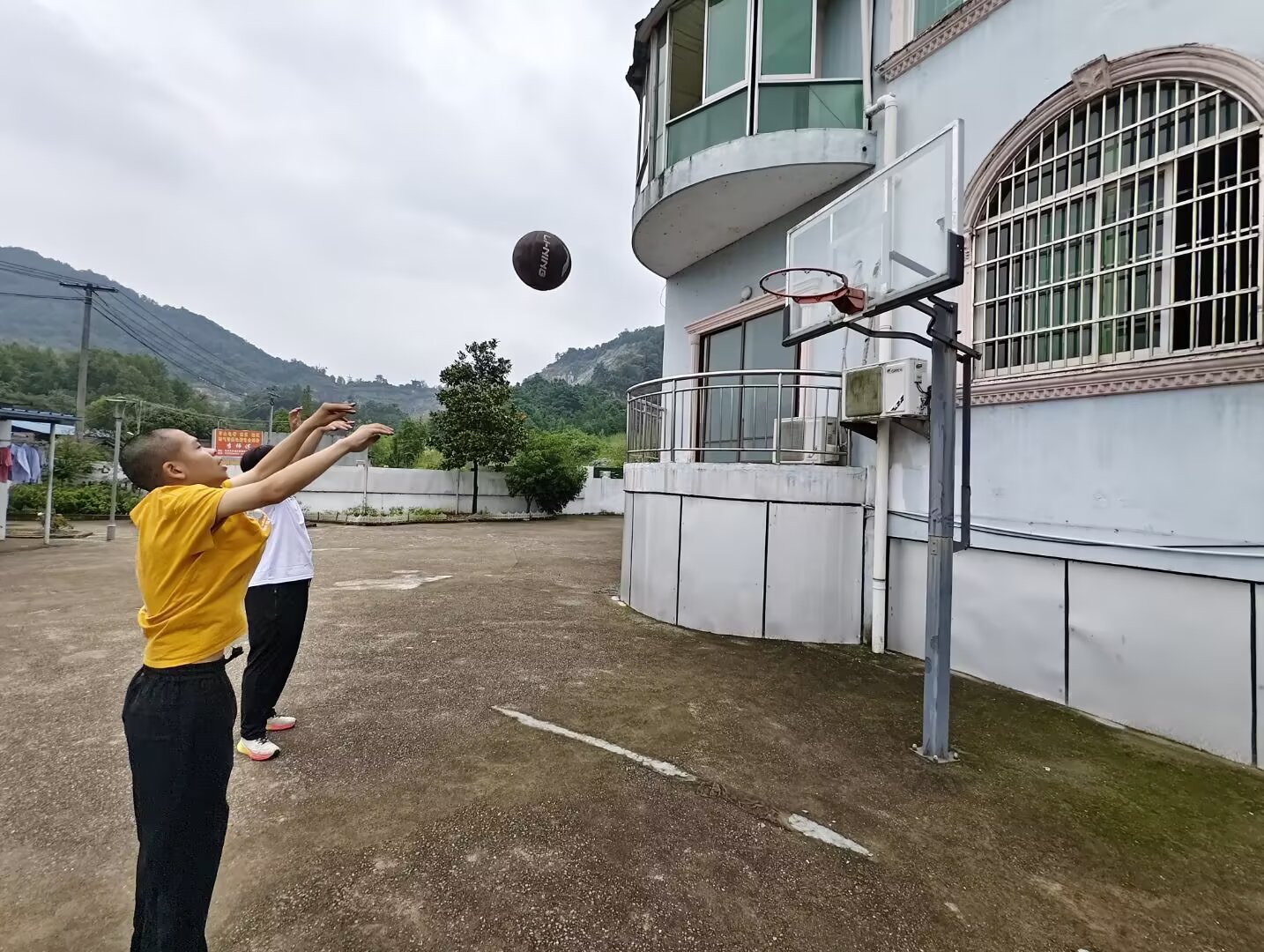 2025暑期“三下鄉”社會實踐——赴池州市宇愛康復中心志愿實踐團：陰云難掩溫情暖，走