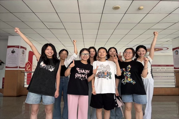 青春聚力校園 紅色長留童心——“九下鄉”實踐隊赴南充搬罾小學開展紅色文化宣講活動