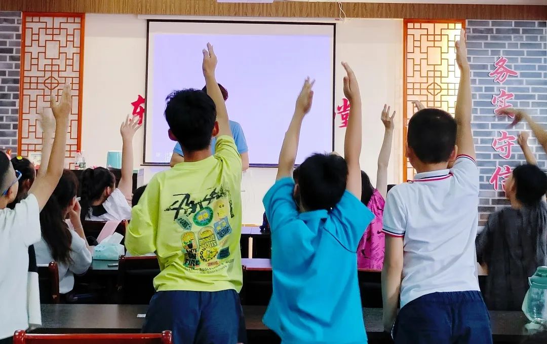 小小“候鳥(niǎo)”齊相聚 心心相融迎亞運(yùn)