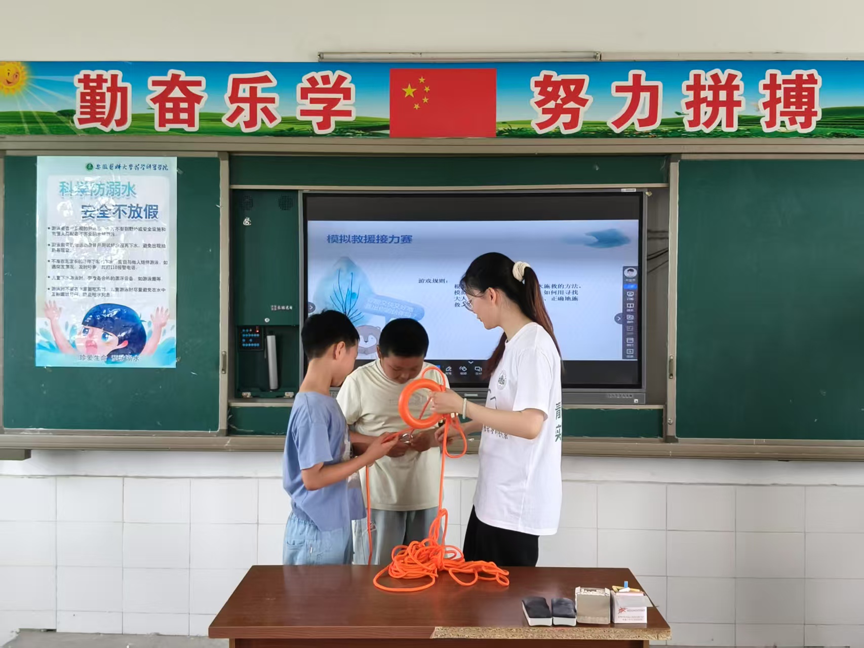 青春醫路下鄉，守護童心健康——安徽醫科大學“蒲公英”暑期社會實踐團前往六安霍邱