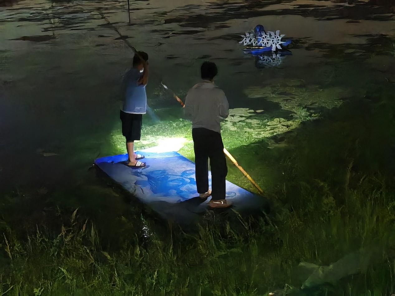 蘇州學(xué)子三下鄉(xiāng)：拂曉初照干勁足，漁歌唱晚詩(shī)意濃