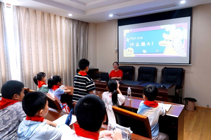 會計學院：“七彩能力樹”團隊深入調研如皋社區暑托班非遺與AI學習