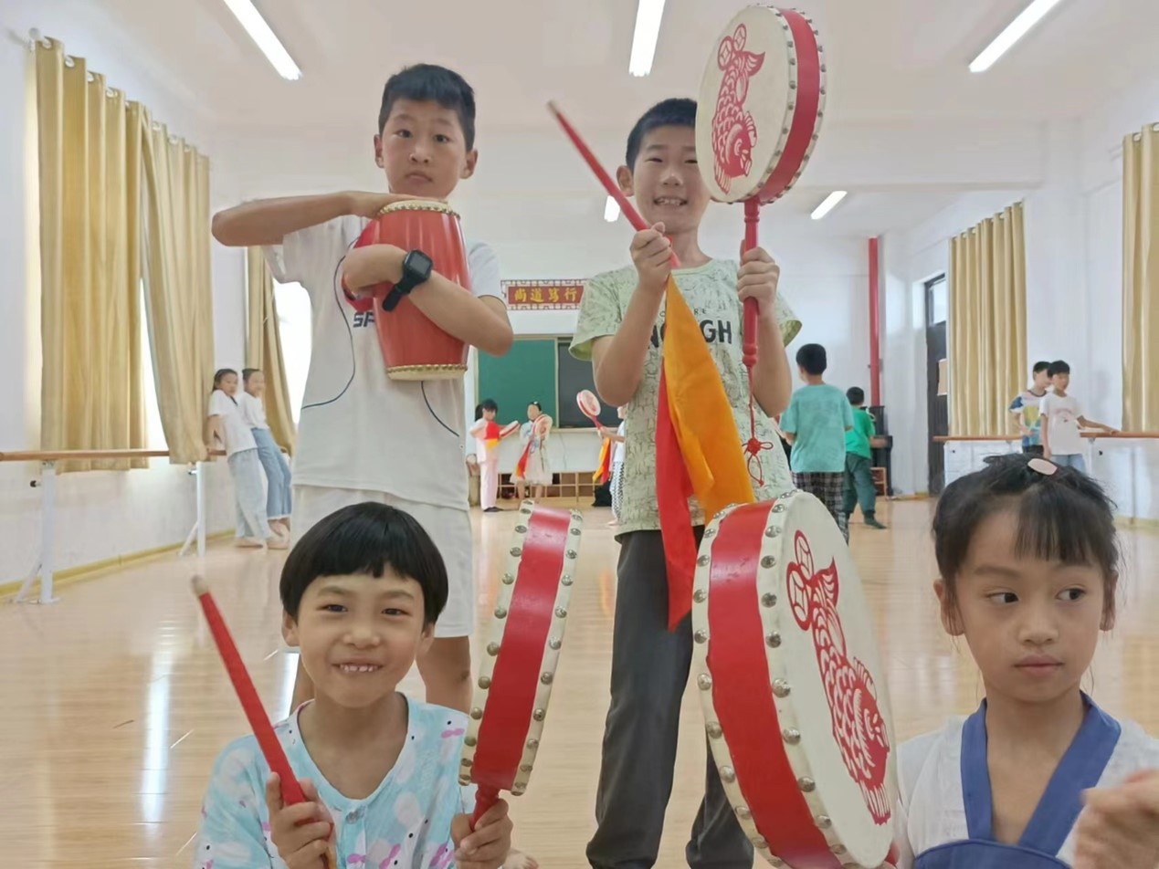 南財(cái)學(xué)子三下鄉(xiāng)| 愛(ài)心支教，星火長(zhǎng)明