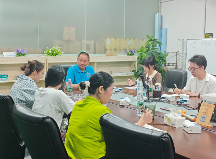 廣財(cái)學(xué)子赴龍崗實(shí)踐：傳資助策播曙光，助學(xué)子坦途向?qū)W海