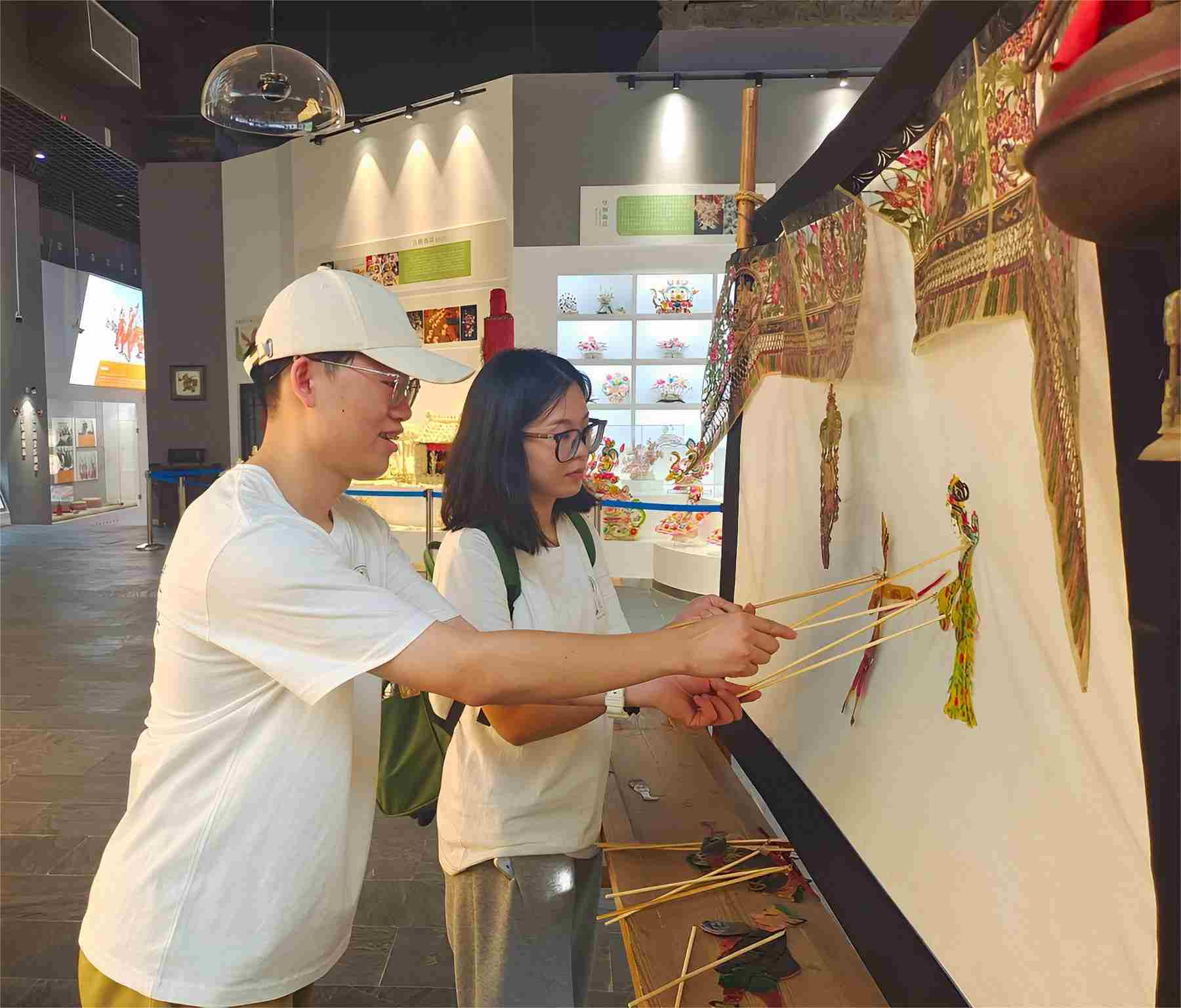 尋皮影千年手藝，賡民族歷史文脈