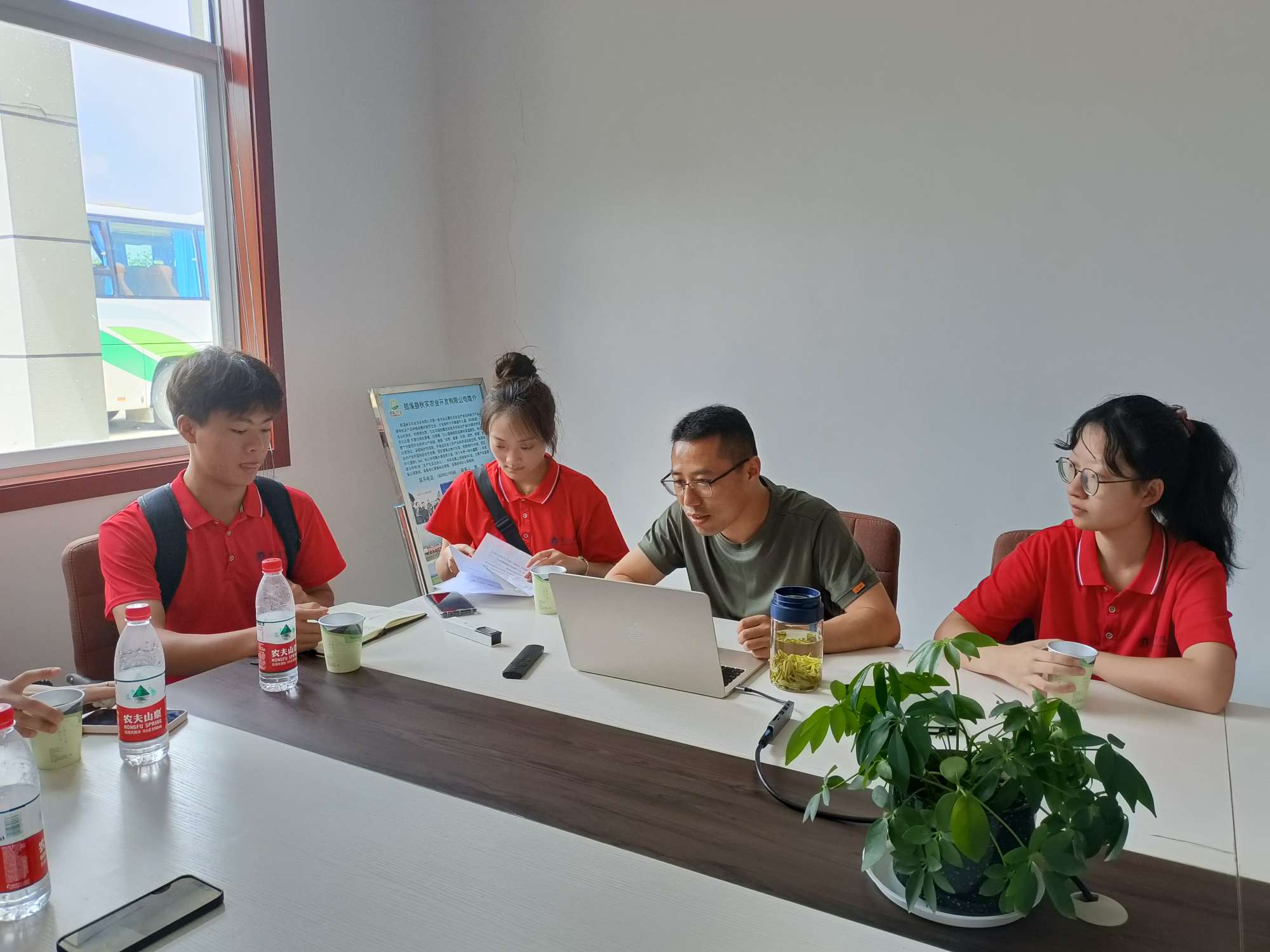 巢湖學子三下鄉：電商助農在行動，青春賦能助振興