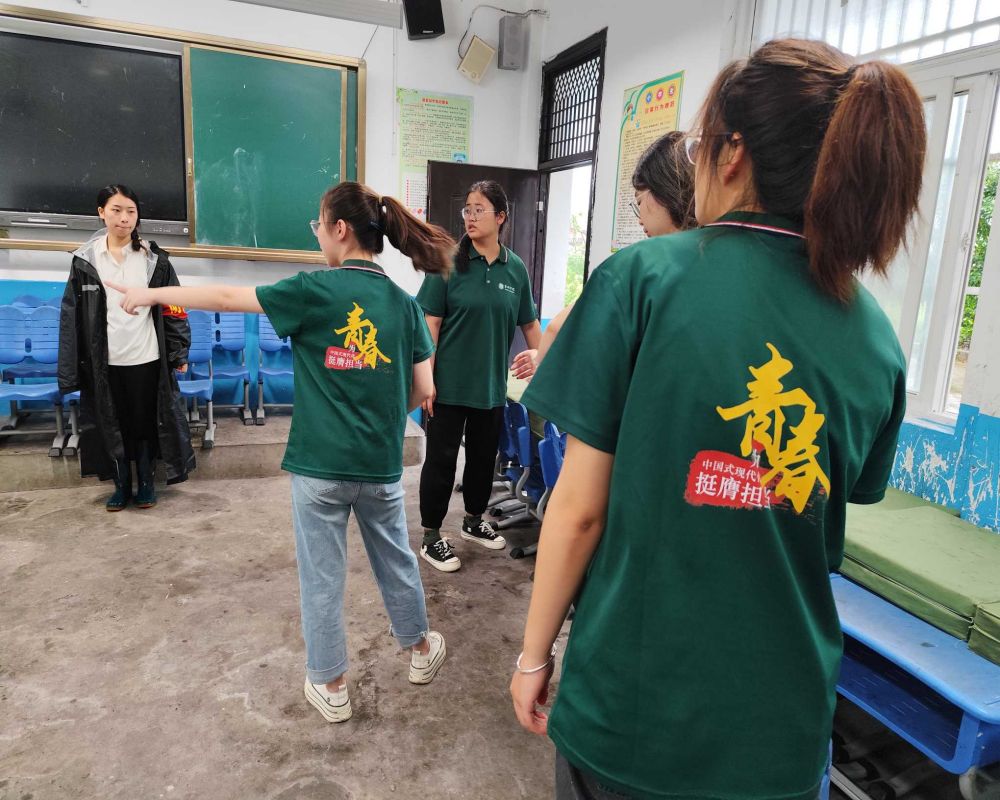 巢湖學院赴廬江縣開展“繪就綠水青山，定格振興瞬間”鄉村振興實踐團攜手社區共筑防洪安全屏障