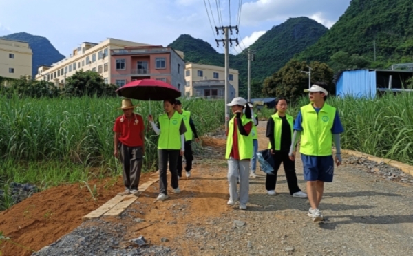 深入田間地頭——廣西民族大學(xué)赴崇左推普助興志愿服務(wù)隊(duì)開(kāi)展暑期“三下鄉(xiāng)”活動(dòng)