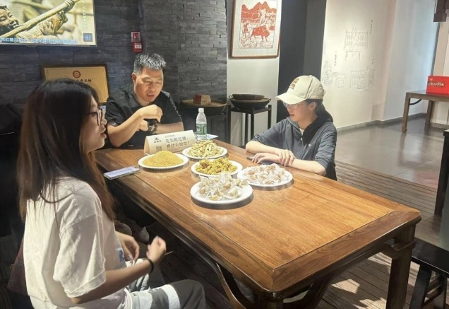 “紅糖情，義烏韻” —— 糖韻尋蹤隊義烏紅糖暑期實踐紀實