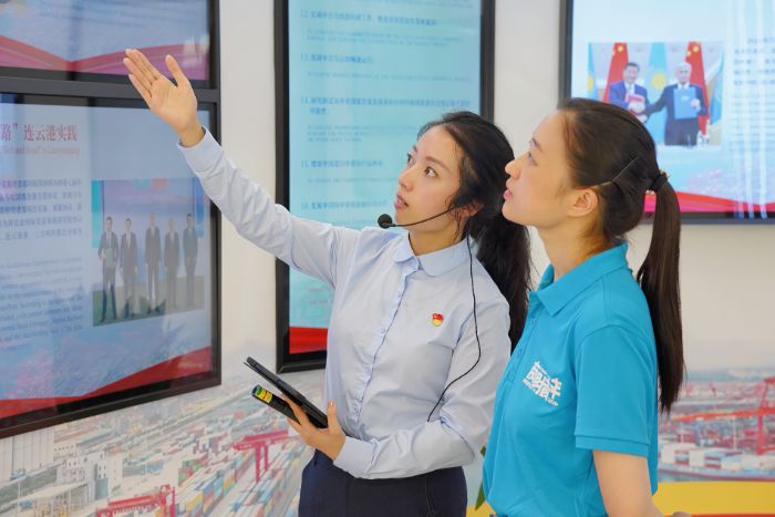 南京財經大學“絲路箱伴”團隊赴連云港港口集團調研