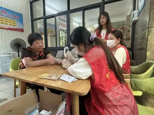 醫者仁心，愛灑人間