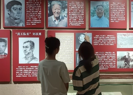 曲園學(xué)子重踏紅色足跡，再尋沂蒙記憶
