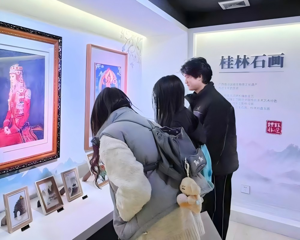 非遺入課堂，美育新篇章——廣西師范大學美術學院“藝心傳承”實踐隊開展社會實踐活動