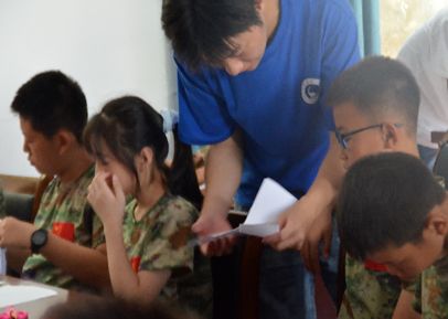 星耀雙城七彩橋團隊暑期三下鄉(xiāng)——紅紙翩躚處，童心定格時