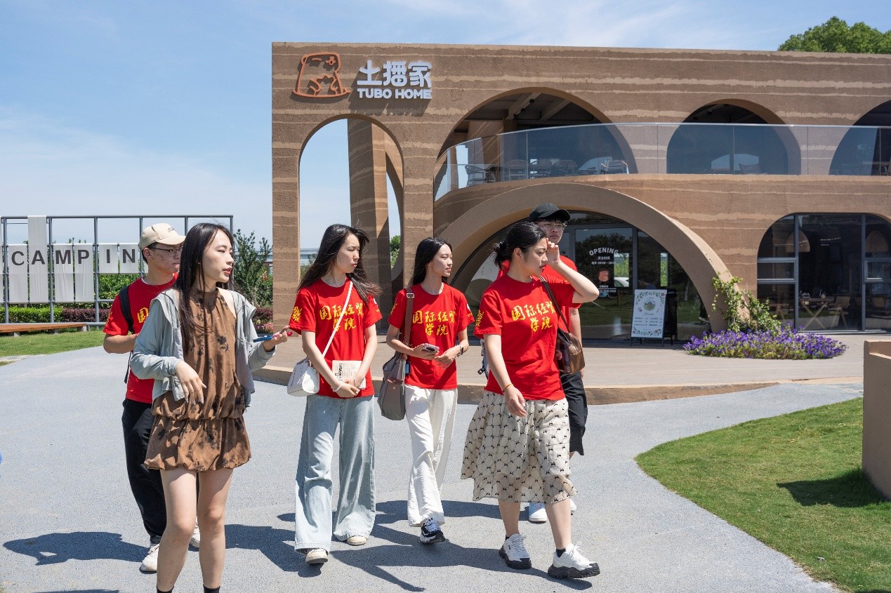 南京財(cái)經(jīng)大學(xué)“運(yùn)河文脈連民心”團(tuán)隊(duì)深入調(diào)研常州民族共興