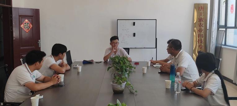 錦繡前程，電商筑夢：劉文旋與疆君令，破繭成蝶的創(chuàng)業(yè)華章——石河子大學師范學院三下鄉(xiāng)發(fā)展成就觀察實踐團深入第三師51團12連走訪劉文旋圖木舒克市疆君令電子商務
