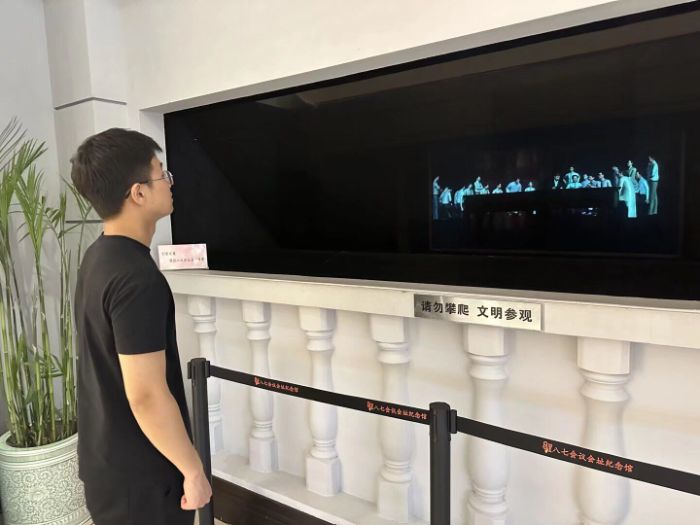 追尋江城紅色印記，青年學子七日洗禮初心