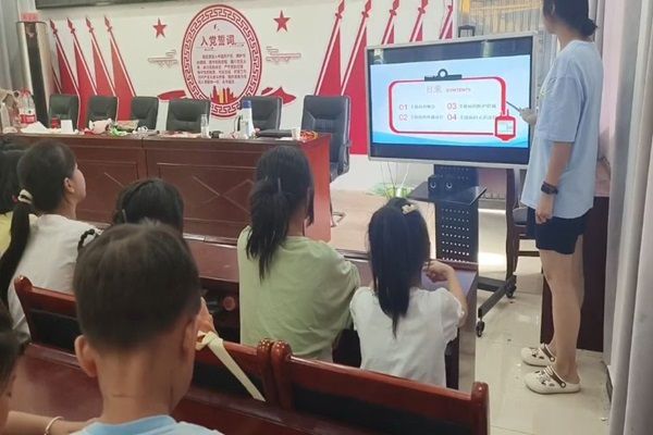 暑期社會實踐：武昌理工學院“青春筑夢”通城志愿服務隊開展——預防艾滋病，攜手共筑健康防線同伴教育