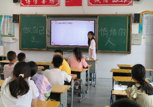 “心靈之光，共繪健康”——武昌理工學院云夢書韻志愿服務隊開展特色心理健康課程