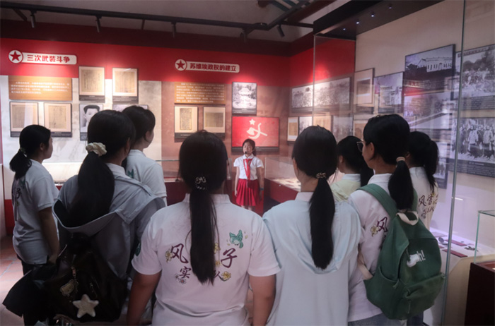 廣東省外語藝術職業學院：探尋紅宮紅場紅色脈絡