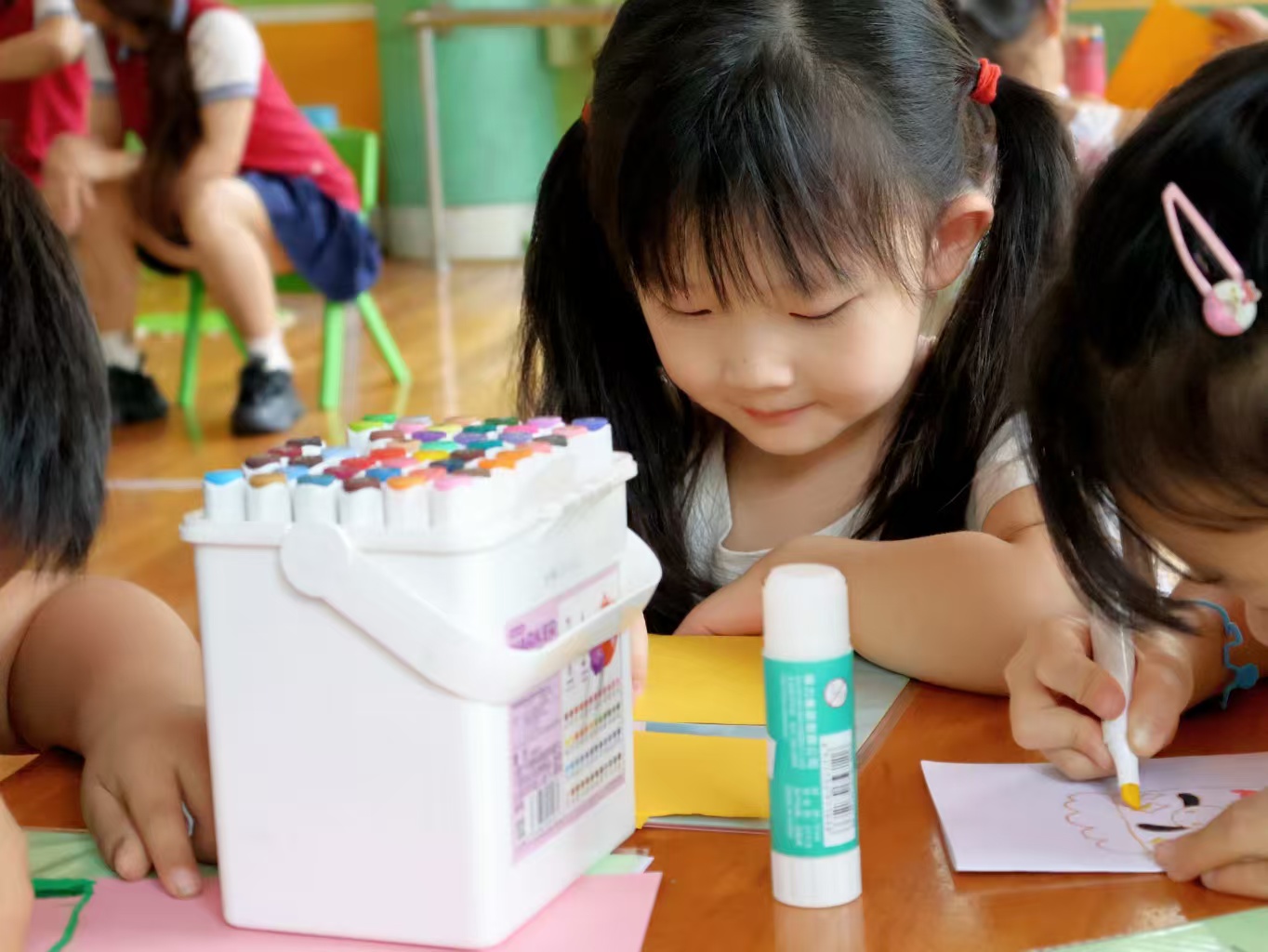 巧手傳古韻，童心繪歷史：草堂文華幼兒園文物美育新體驗(yàn)