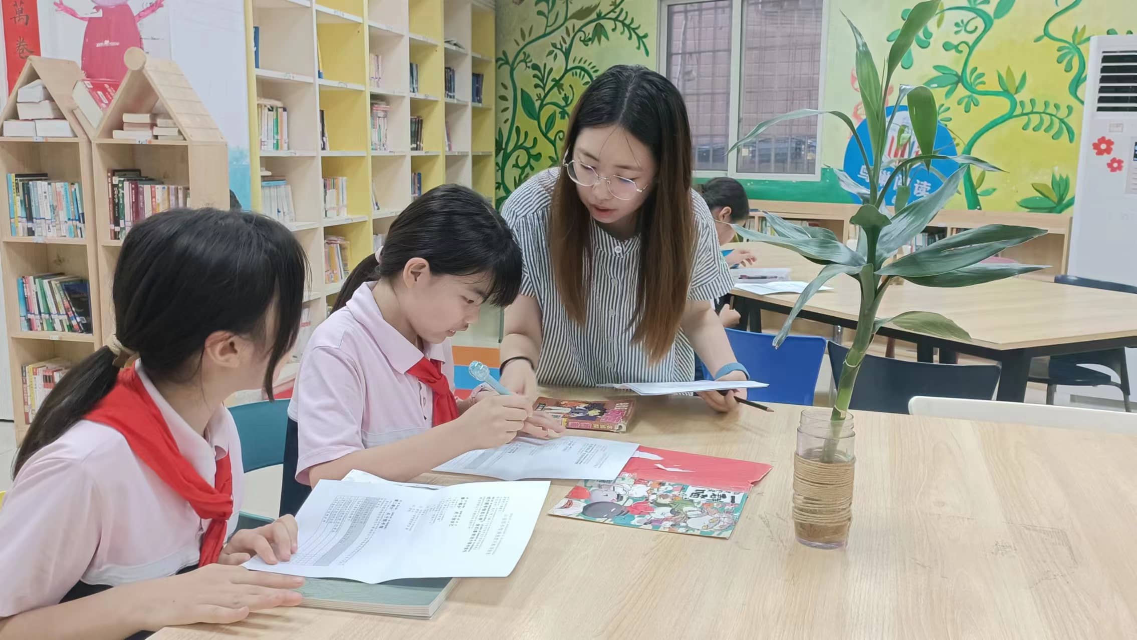 青春助力鄉(xiāng)村振興：廈大學子走進鄉(xiāng)村公益圖書館