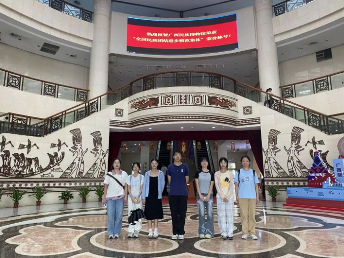 觀展覽 尋薪火 溯文脈 ——壯典薪火調(diào)研團(tuán)于7月2日開展為期四天的“古籍尋根活動(dòng)