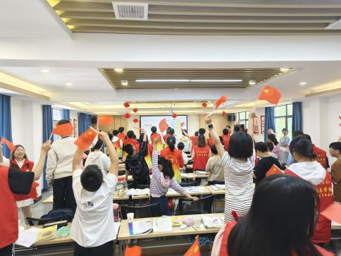 花兒向陽，童心向黨