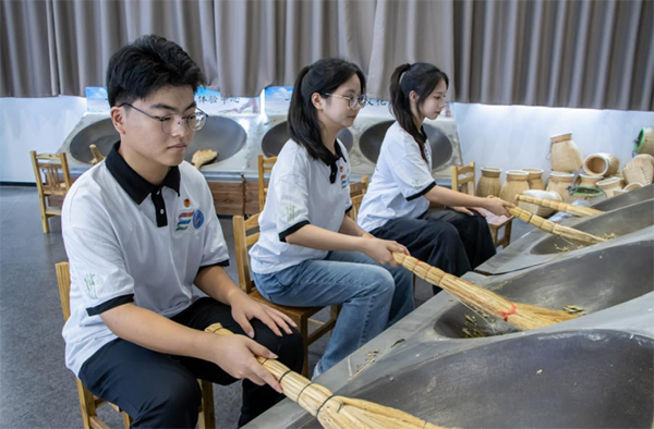 當青春邂逅非遺：茶耕鄉土間，青春竹夢行