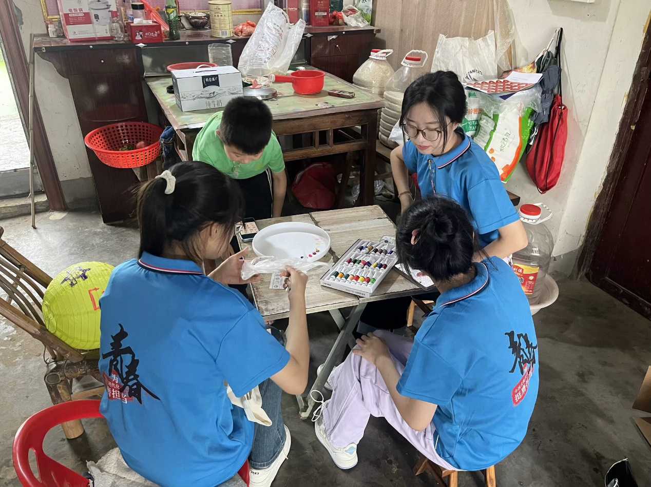 巢湖學(xué)院學(xué)子三下鄉(xiāng)：春暉護幼芽，暖意筑留守