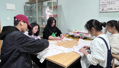 “觀今宜鑒古，無古不成今”——移通學子在非遺工藝中感受工匠之風