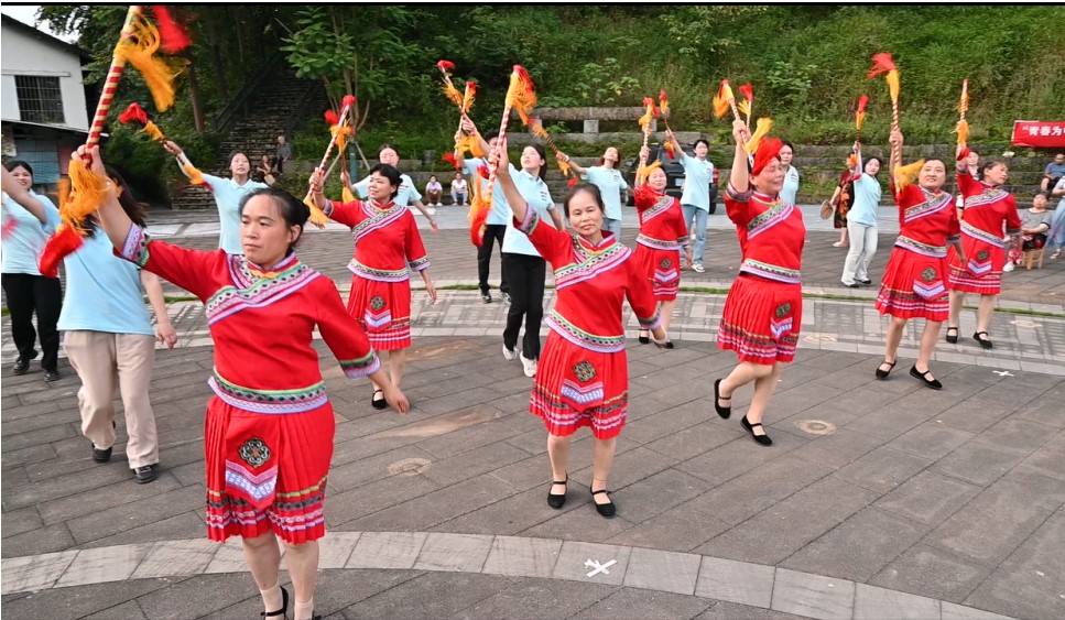 多彩課堂進鄉(xiāng)村，文化振興有你我