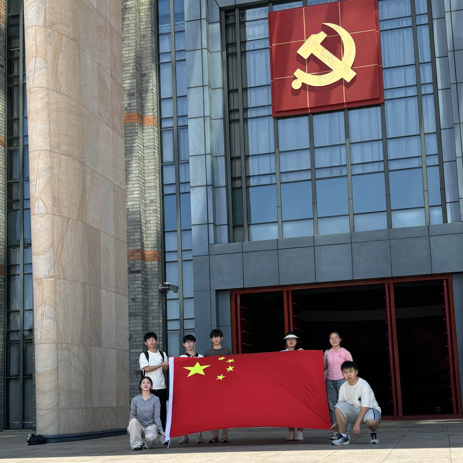 “以紅色革命文化為引，推廣普通話，共筑鄉(xiāng)村振興夢(mèng)”--浙經(jīng)院學(xué)子實(shí)踐調(diào)研圖